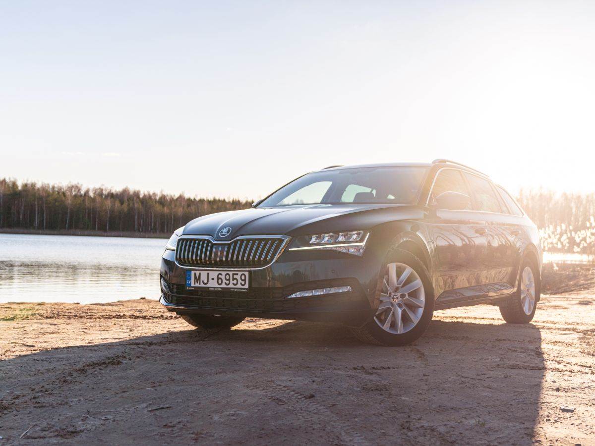  Škoda Superb Combi _ Fotografija Shutterstock.jpg 